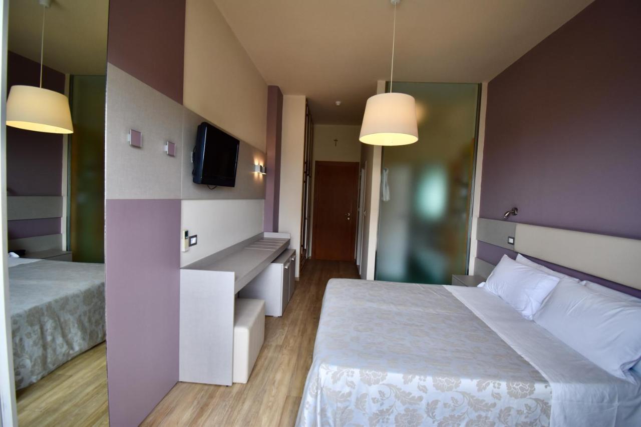 Hotel Astor B&B Lido di Classe Ngoại thất bức ảnh