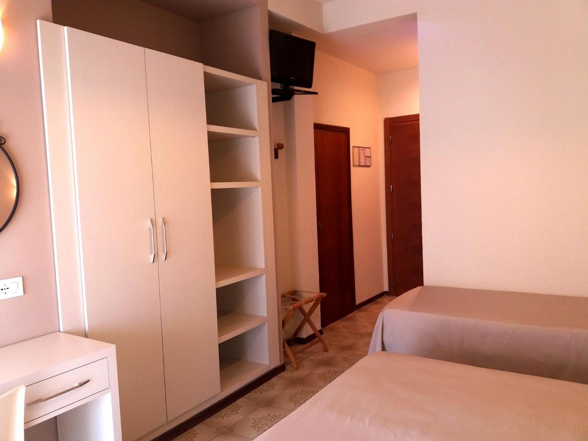 Hotel Astor B&B Lido di Classe Ngoại thất bức ảnh