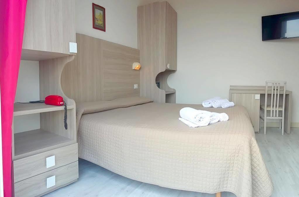 Hotel Astor B&B Lido di Classe Ngoại thất bức ảnh